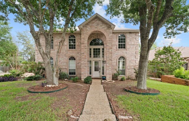 711  Arch Stone