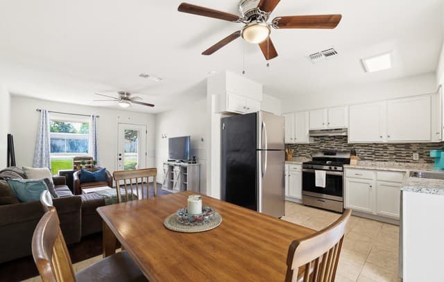 6707  Pear Tree, San Antonio, TX 78218 — photo 11