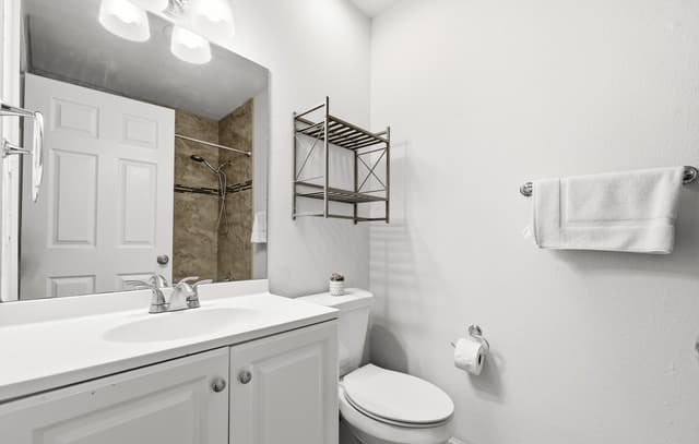 6707  Pear Tree, San Antonio, TX 78218 — photo 17