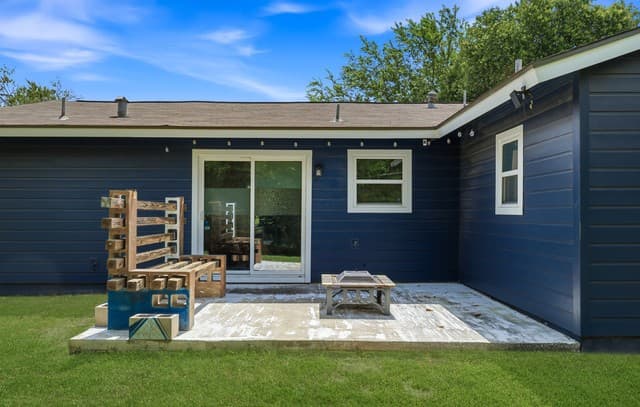 6707  Pear Tree, San Antonio, TX 78218 — photo 2