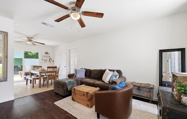 6707  Pear Tree, San Antonio, TX 78218 — photo 3
