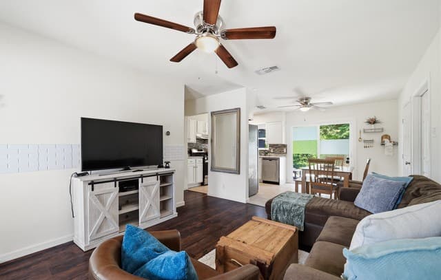 6707  Pear Tree, San Antonio, TX 78218 — photo 6