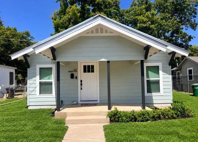 327 Halliday Ave