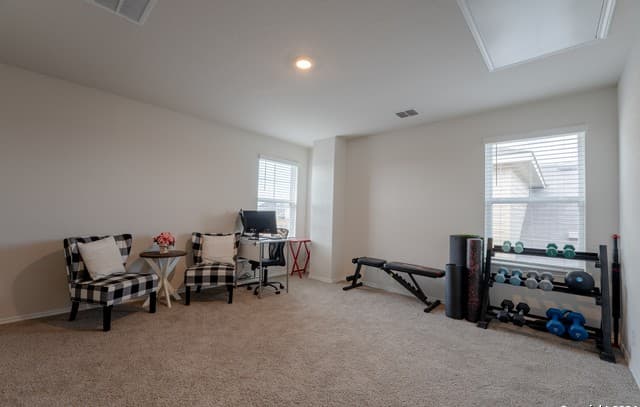 129  Legendary Trail Loop, Floresville, TX 78114 — photo 9