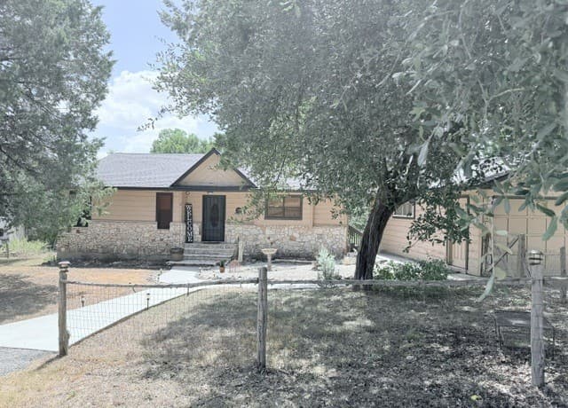 104  Canteen, Canyon Lake, TX 78133 — photo 3