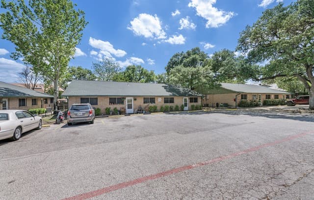 1218  S Main Street Unit 14, Boerne, TX 78006 — photo 2