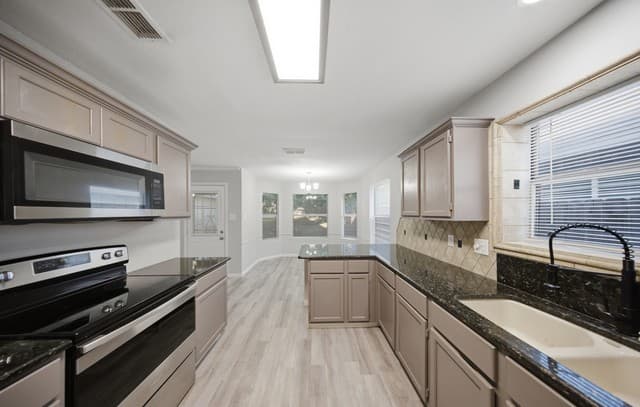 15326  Spring Dew, San Antonio, TX 78247 — photo 13