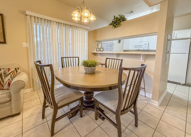 129  Chapel Hill Circle Unit 129, San Antonio, TX 78240 — photo 4