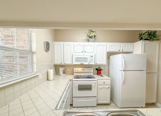 129  Chapel Hill Circle Unit 129, San Antonio, TX 78240 — photo 7