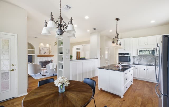 148 N Stallion Estates Dr, Spring Branch, TX 78070 — photo 2