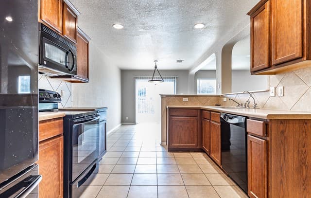6538  Poseidon Way, Converse, TX 78109 — photo 19