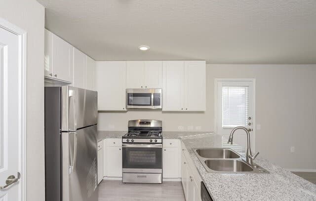 13115  Ashworth Blvd, San Antonio, TX 78221 — photo 8