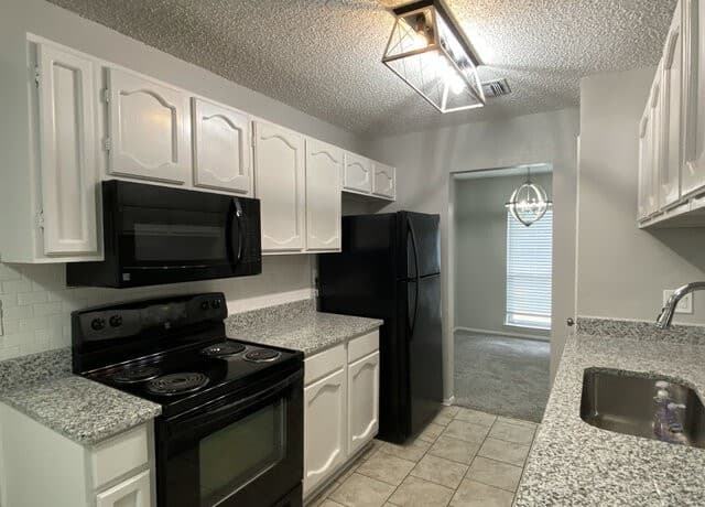 7146  Spring Grove, San Antonio, TX 78249 — photo 4