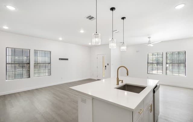 829  Kayton Ave, San Antonio, TX 78210 — photo 3