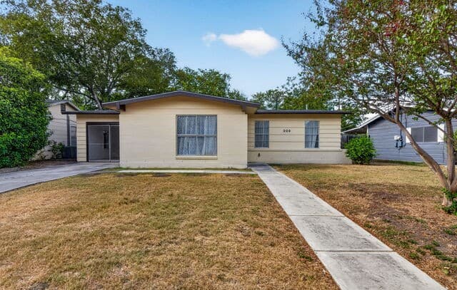 209  Park Ln
