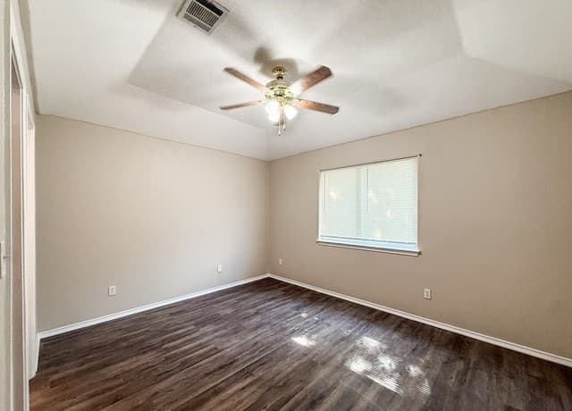 113  Long, New Braunfels, TX 78130 — photo 4