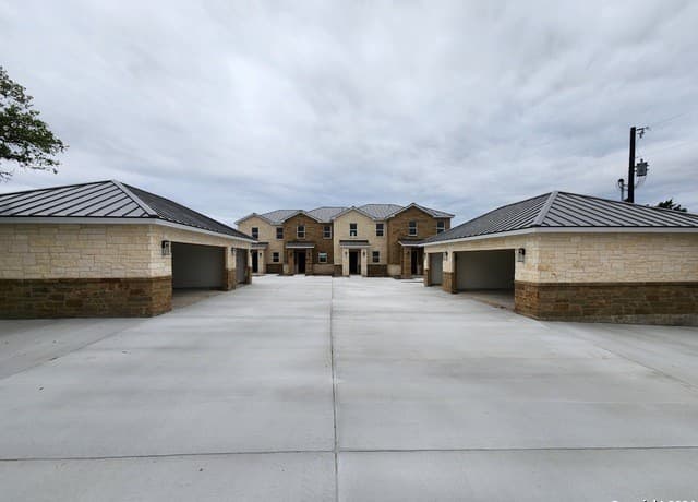 289  Stargrass Unit 2, Spring Branch, TX 78070 — photo 5