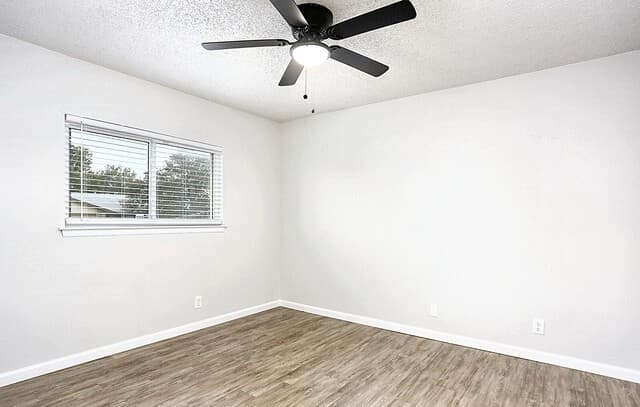 1074  Ferdinand Dr, San Antonio, TX 78245 — photo 12