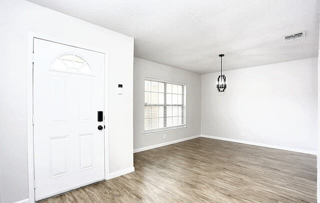 1074  Ferdinand Dr, San Antonio, TX 78245 — photo 3