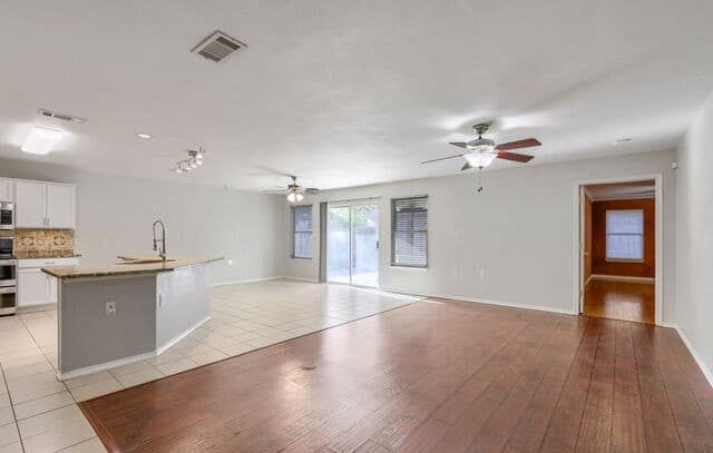 5727  Spring Hts, San Antonio, TX 78247 — photo 3