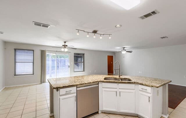 5727  Spring Hts, San Antonio, TX 78247 — photo 7
