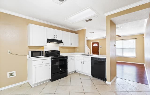 8934  Kenton Mist, San Antonio, TX 78240 — photo 9