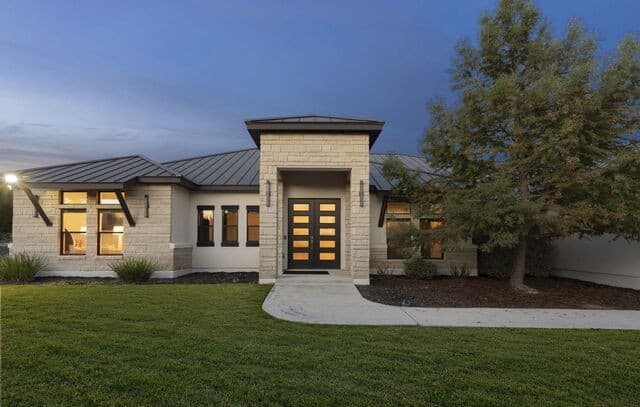 8941  Buckskin Dr