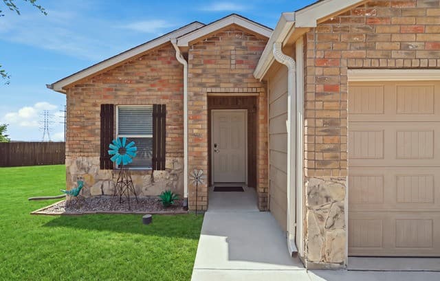 11023  Rosin Jaw Trl, San Antonio, TX 78245 — photo 4