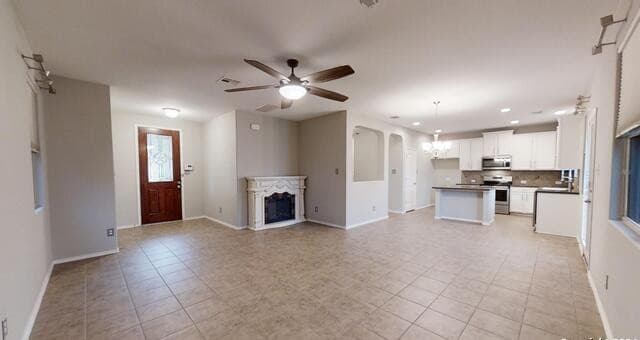 2915  Thunder Gulch, San Antonio, TX 78245 — photo 2