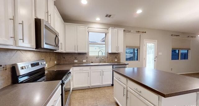 2915  Thunder Gulch, San Antonio, TX 78245 — photo 6
