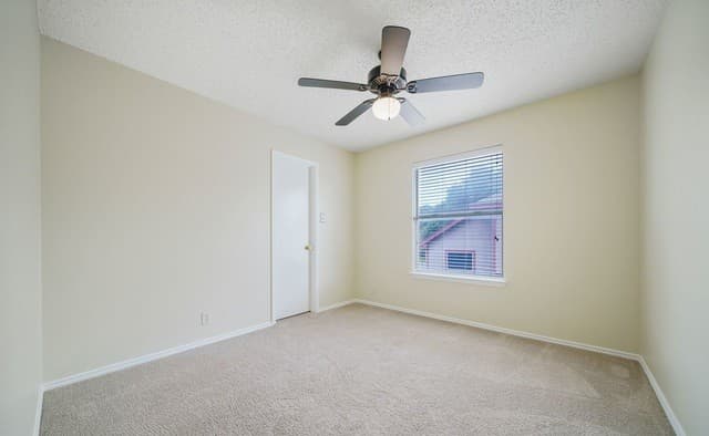 12150  Stoney Glen, San Antonio, TX 78247 — photo 18