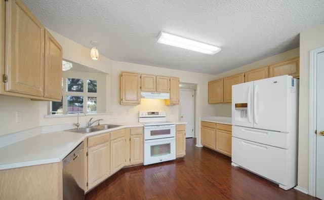 12150  Stoney Glen, San Antonio, TX 78247 — photo 7