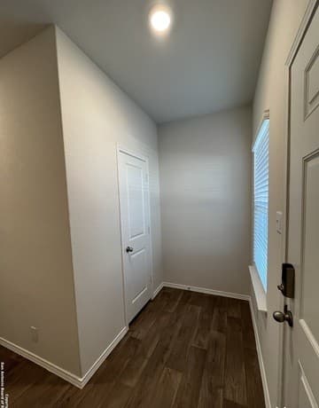 305  Middle Green Loop, Floresville, TX 78114 — photo 4