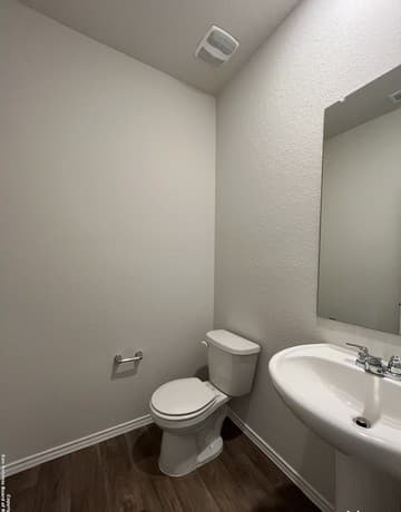 305  Middle Green Loop, Floresville, TX 78114 — photo 5
