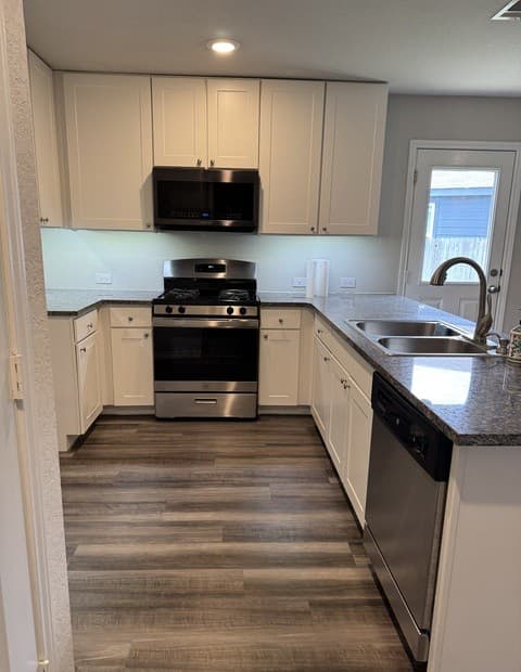 306  Pradera Cv, San Antonio, TX 78237 — photo 6