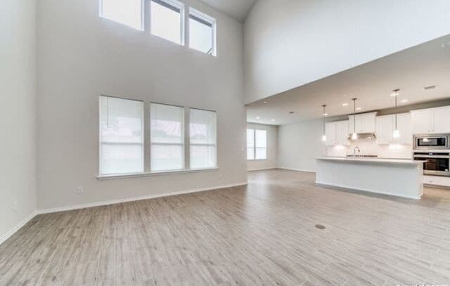 332  Aberdeen, Boerne, TX 78015 — photo 2