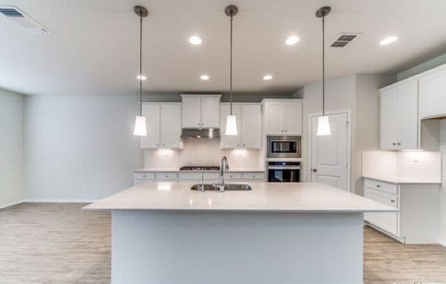 332  Aberdeen, Boerne, TX 78015 — photo 5