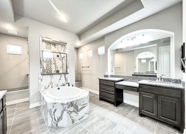 30527  Setterfeld Cir, Fair Oaks Ranch, TX 78015 — photo 16
