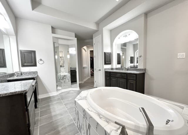 30527  Setterfeld Cir, Fair Oaks Ranch, TX 78015 — photo 17
