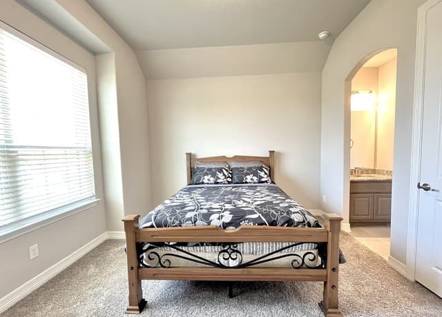 30527  Setterfeld Cir, Fair Oaks Ranch, TX 78015 — photo 19