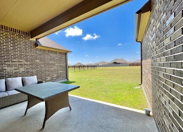 30527  Setterfeld Cir, Fair Oaks Ranch, TX 78015 — photo 24