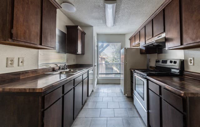 1427  Loma Alto Unit 4, San Antonio, TX 78232 — photo 3