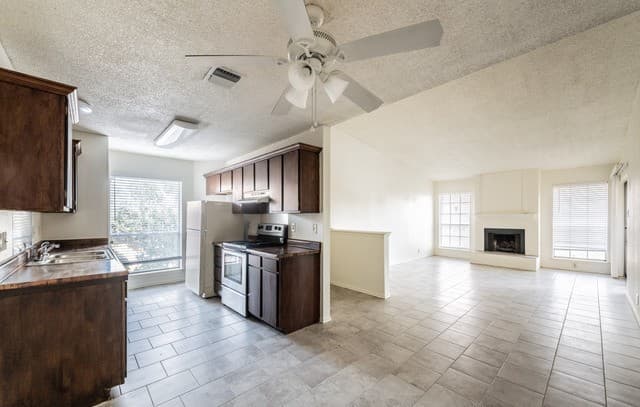 1427  Loma Alto Unit 4, San Antonio, TX 78232 — photo 6