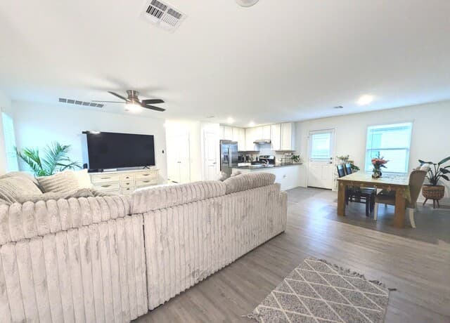6422  Marco Plns, San Antonio, TX 78222 — photo 4