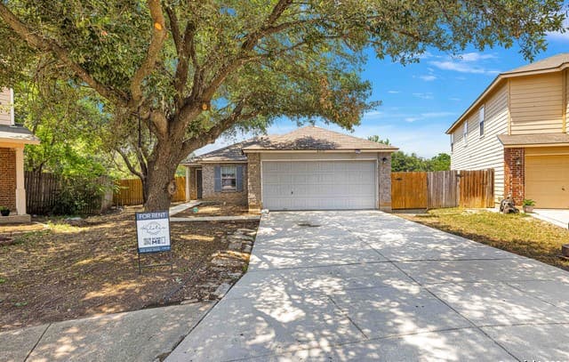 6019  Old Corral, San Antonio, TX 78250 — photo 2