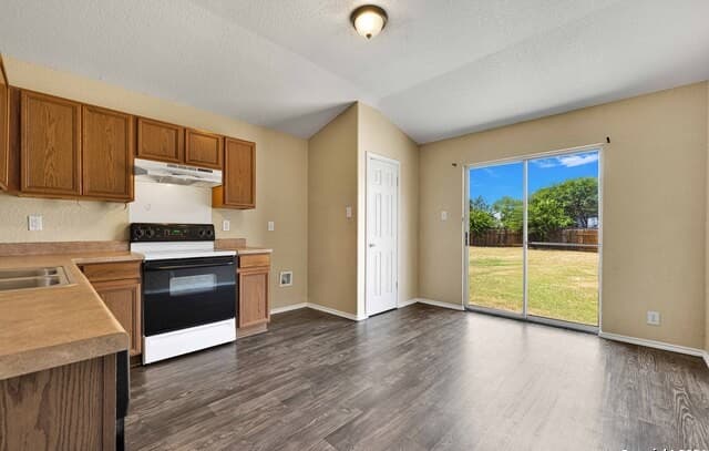 6019  Old Corral, San Antonio, TX 78250 — photo 6