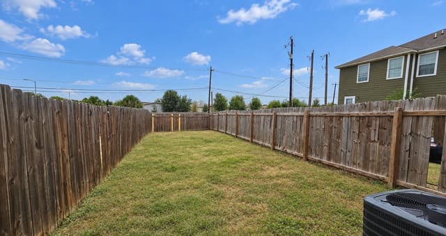 10010  Vasso View Unit 3, Converse, TX 78109 — photo 17