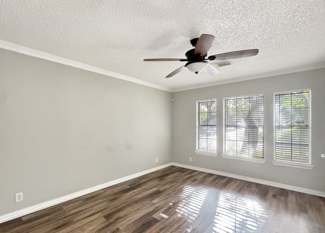 10102  Wilderness Gap, San Antonio, TX 78254 — photo 12