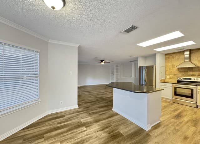 10102  Wilderness Gap, San Antonio, TX 78254 — photo 20