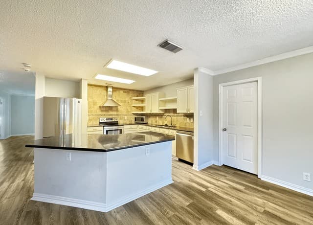 10102  Wilderness Gap, San Antonio, TX 78254 — photo 22